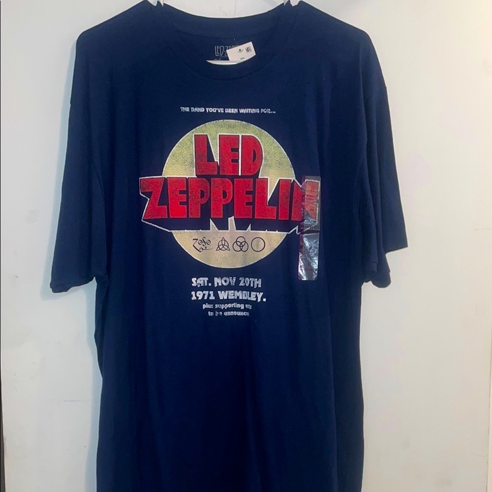 Led Zeppelin band tee Blue and Red Short Sleeve with Graphic Design XL